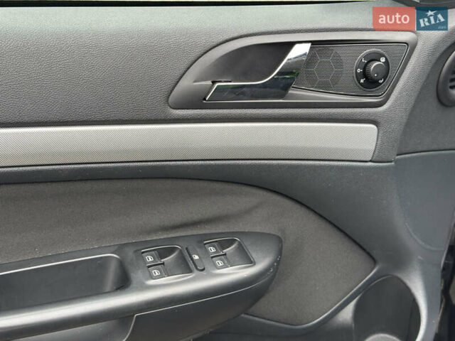 Чорний Шкода Октавія, об'ємом двигуна 1.4 л та пробігом 215 тис. км за 7600 $, фото 7 на Automoto.ua