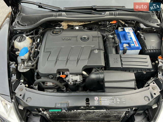 Черный Шкода Октавия, объемом двигателя 2 л и пробегом 265 тыс. км за 11950 $, фото 89 на Automoto.ua