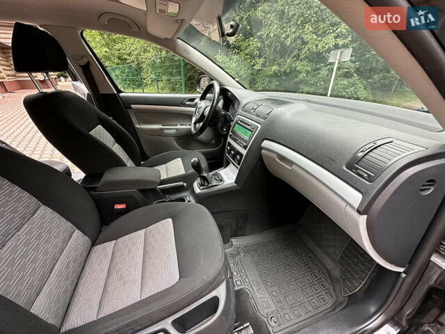 Черный Шкода Октавия, объемом двигателя 1.6 л и пробегом 224 тыс. км за 7500 $, фото 30 на Automoto.ua