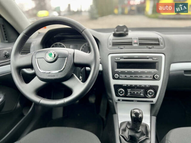 Черный Шкода Октавия, объемом двигателя 1.4 л и пробегом 248 тыс. км за 6900 $, фото 21 на Automoto.ua