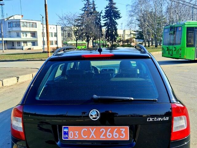 Черный Шкода Октавия, объемом двигателя 20 л и пробегом 231 тыс. км за 7300 $, фото 3 на Automoto.ua