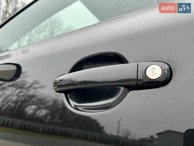 Черный Шкода Октавия, объемом двигателя 2 л и пробегом 229 тыс. км за 11650 $, фото 50 на Automoto.ua