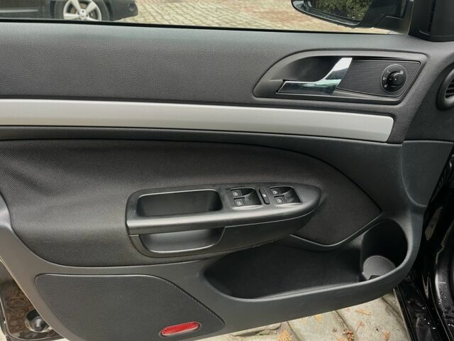 Чорний Шкода Октавія, об'ємом двигуна 0 л та пробігом 229 тис. км за 7800 $, фото 10 на Automoto.ua