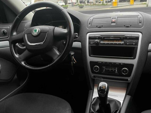 Черный Шкода Октавия, объемом двигателя 1.8 л и пробегом 188 тыс. км за 9200 $, фото 13 на Automoto.ua