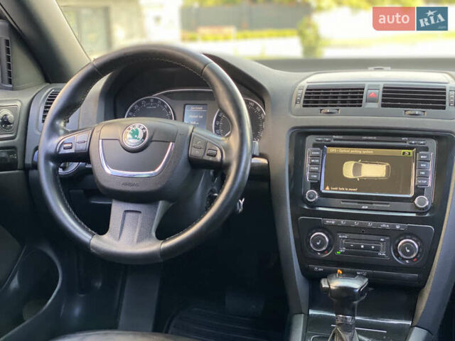 Черный Шкода Октавия, объемом двигателя 2 л и пробегом 320 тыс. км за 10000 $, фото 5 на Automoto.ua