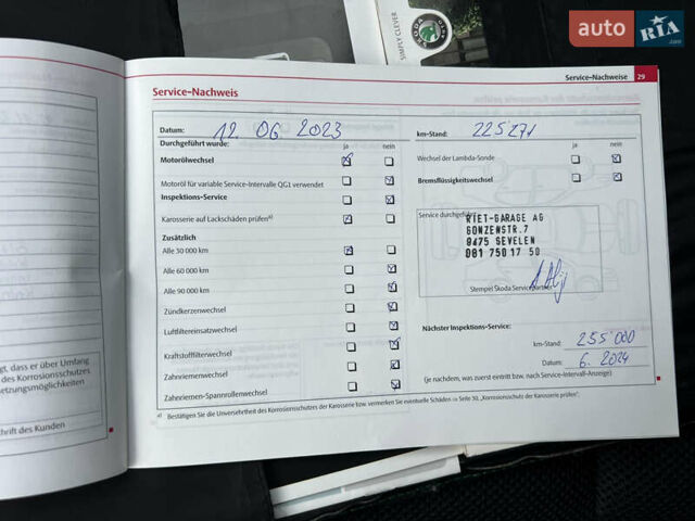 Черный Шкода Октавия, объемом двигателя 2 л и пробегом 265 тыс. км за 11950 $, фото 123 на Automoto.ua