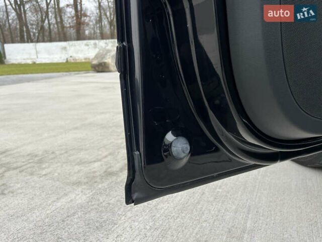 Черный Шкода Октавия, объемом двигателя 2 л и пробегом 229 тыс. км за 11650 $, фото 148 на Automoto.ua