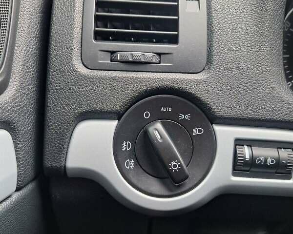 Черный Шкода Октавия, объемом двигателя 1.4 л и пробегом 232 тыс. км за 5950 $, фото 8 на Automoto.ua