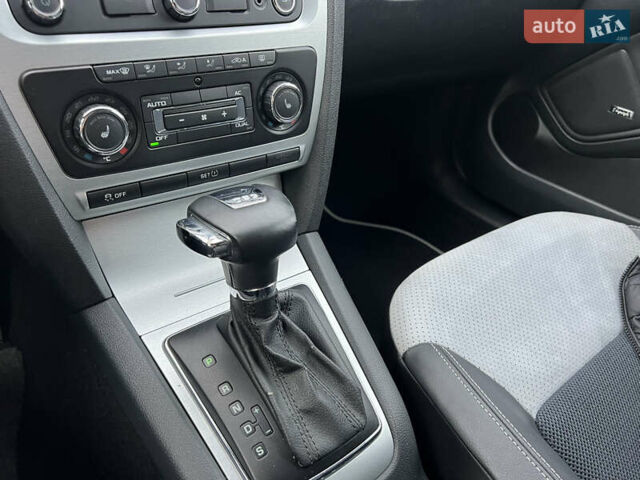 Черный Шкода Октавия, объемом двигателя 2 л и пробегом 265 тыс. км за 11950 $, фото 106 на Automoto.ua