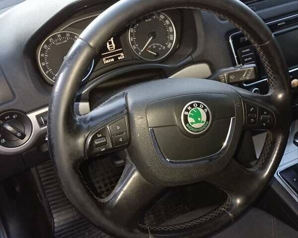 Черный Шкода Октавия, объемом двигателя 1.6 л и пробегом 340 тыс. км за 7300 $, фото 6 на Automoto.ua