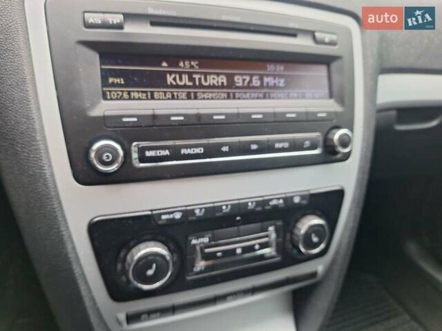 Черный Шкода Октавия, объемом двигателя 1.4 л и пробегом 232 тыс. км за 5950 $, фото 5 на Automoto.ua