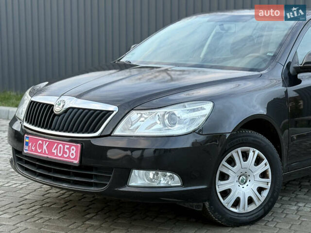 Черный Шкода Октавия, объемом двигателя 1.6 л и пробегом 202 тыс. км за 7490 $, фото 67 на Automoto.ua