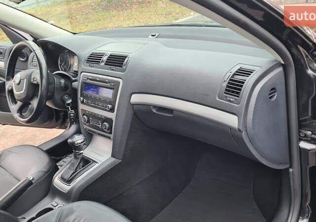 Черный Шкода Октавия, объемом двигателя 1.8 л и пробегом 220 тыс. км за 9700 $, фото 19 на Automoto.ua