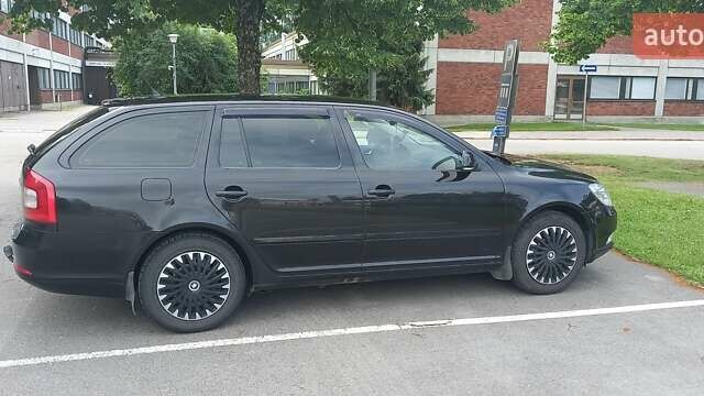 Чорний Шкода Октавія, об'ємом двигуна 1.6 л та пробігом 320 тис. км за 8000 $, фото 2 на Automoto.ua
