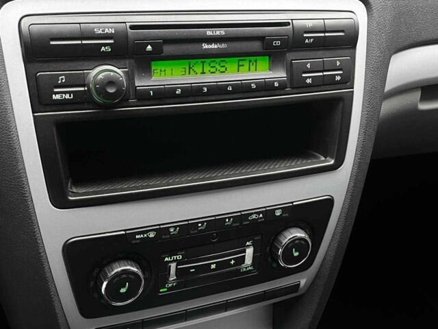 Черный Шкода Октавия, объемом двигателя 1.8 л и пробегом 188 тыс. км за 9200 $, фото 20 на Automoto.ua