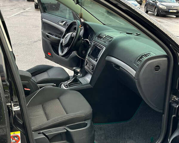 Черный Шкода Октавия, объемом двигателя 1.8 л и пробегом 260 тыс. км за 7300 $, фото 15 на Automoto.ua