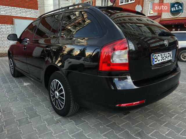 Черный Шкода Октавия, объемом двигателя 1.2 л и пробегом 320 тыс. км за 6500 $, фото 2 на Automoto.ua