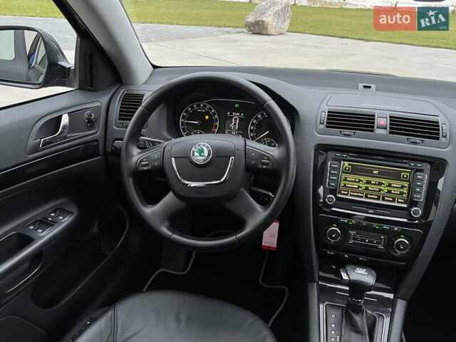 Черный Шкода Октавия, объемом двигателя 2 л и пробегом 229 тыс. км за 11650 $, фото 161 на Automoto.ua