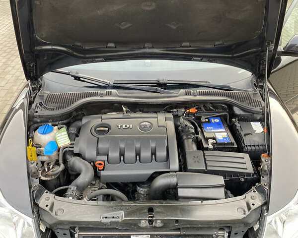 Черный Шкода Октавия, объемом двигателя 2 л и пробегом 241 тыс. км за 8800 $, фото 38 на Automoto.ua