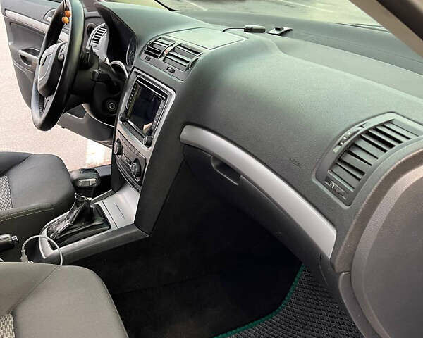 Черный Шкода Октавия, объемом двигателя 1.8 л и пробегом 260 тыс. км за 7300 $, фото 13 на Automoto.ua