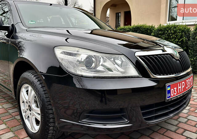 Чорний Шкода Октавія, об'ємом двигуна 1.6 л та пробігом 114 тис. км за 8299 $, фото 98 на Automoto.ua