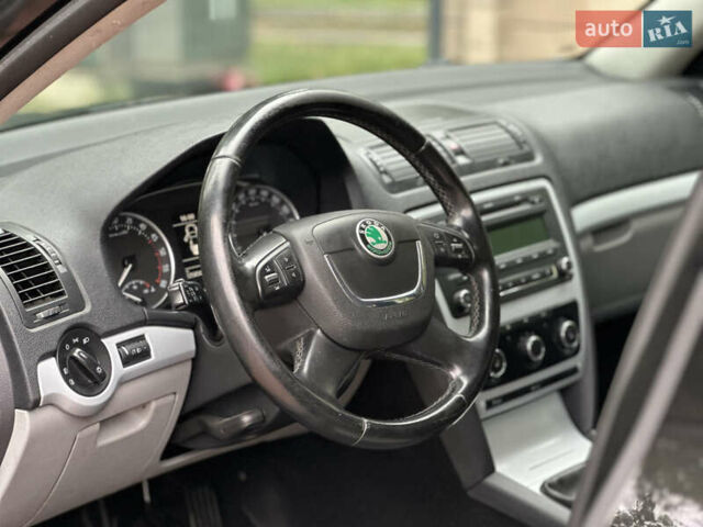 Черный Шкода Октавия, объемом двигателя 1.6 л и пробегом 224 тыс. км за 7500 $, фото 24 на Automoto.ua