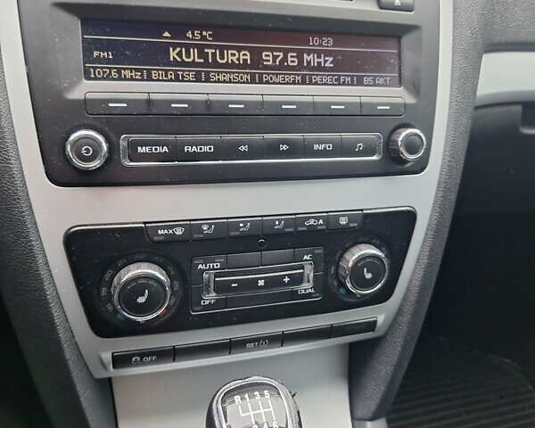 Черный Шкода Октавия, объемом двигателя 1.4 л и пробегом 232 тыс. км за 5950 $, фото 9 на Automoto.ua