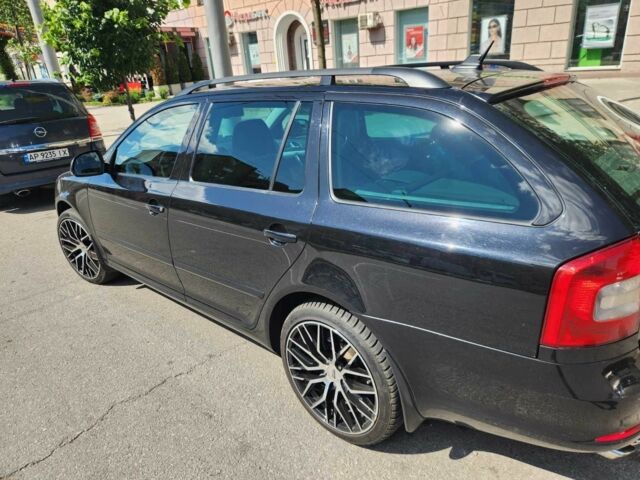 Черный Шкода Октавия, объемом двигателя 2 л и пробегом 260 тыс. км за 9800 $, фото 3 на Automoto.ua