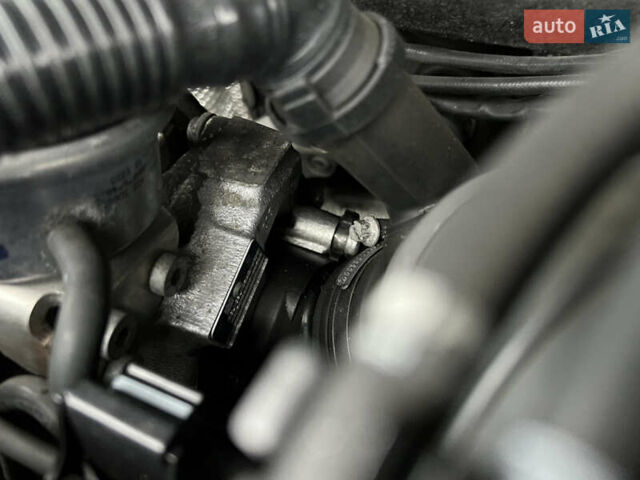 Черный Шкода Октавия, объемом двигателя 2 л и пробегом 229 тыс. км за 11650 $, фото 127 на Automoto.ua