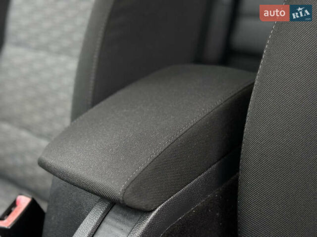 Чорний Шкода Октавія, об'ємом двигуна 1.6 л та пробігом 202 тис. км за 7650 $, фото 45 на Automoto.ua