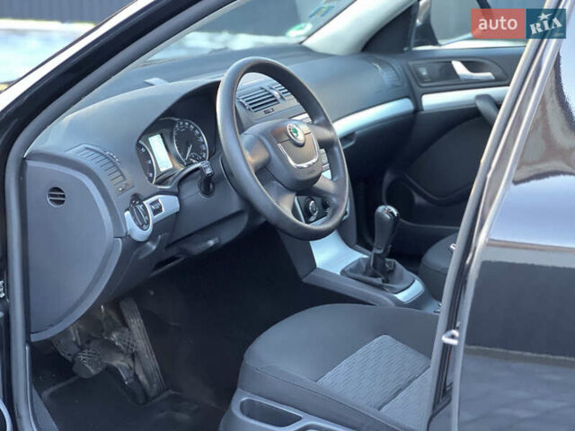 Шкода Октавия 2010 в Вознесенске на Automoto.ua Черный Шкода Октавия, объемом двигателя 1.4 л и пробегом 161 тыс. км за 7500 $, фото 10 на Automoto.ua