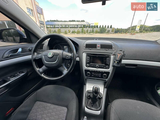 Чорний Шкода Октавія, об'ємом двигуна 2 л та пробігом 296 тис. км за 7800 $, фото 7 на Automoto.ua