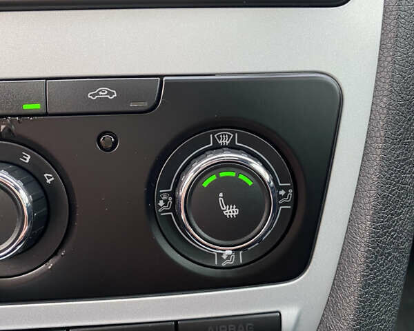 Чорний Шкода Октавія, об'ємом двигуна 2 л та пробігом 241 тис. км за 8800 $, фото 32 на Automoto.ua