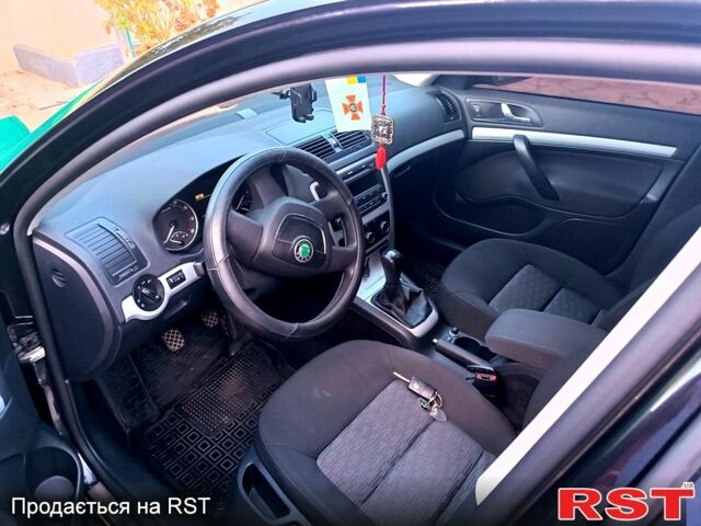Черный Шкода Октавия, объемом двигателя 1.6 л и пробегом 170 тыс. км за 7400 $, фото 3 на Automoto.ua