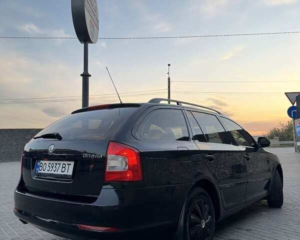 Черный Шкода Октавия, объемом двигателя 1.6 л и пробегом 291 тыс. км за 6500 $, фото 2 на Automoto.ua
