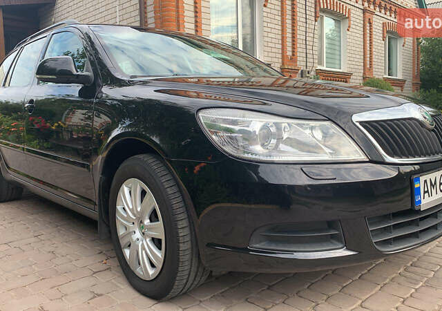 Чорний Шкода Октавія, об'ємом двигуна 1.6 л та пробігом 203 тис. км за 8900 $, фото 2 на Automoto.ua