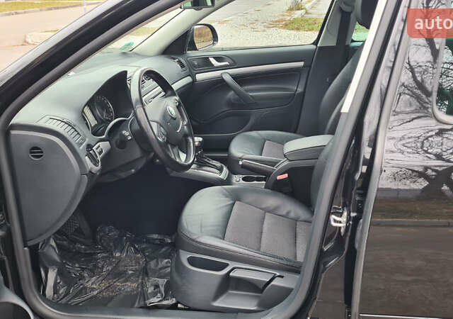 Черный Шкода Октавия, объемом двигателя 1.8 л и пробегом 220 тыс. км за 9700 $, фото 9 на Automoto.ua