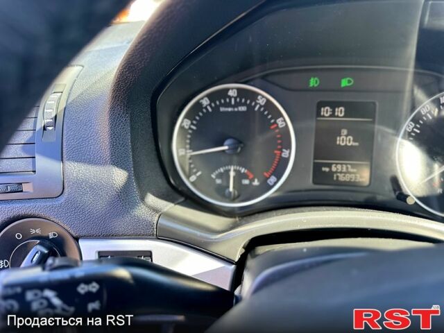 Черный Шкода Октавия, объемом двигателя 16 л и пробегом 176 тыс. км за 8899 $, фото 11 на Automoto.ua