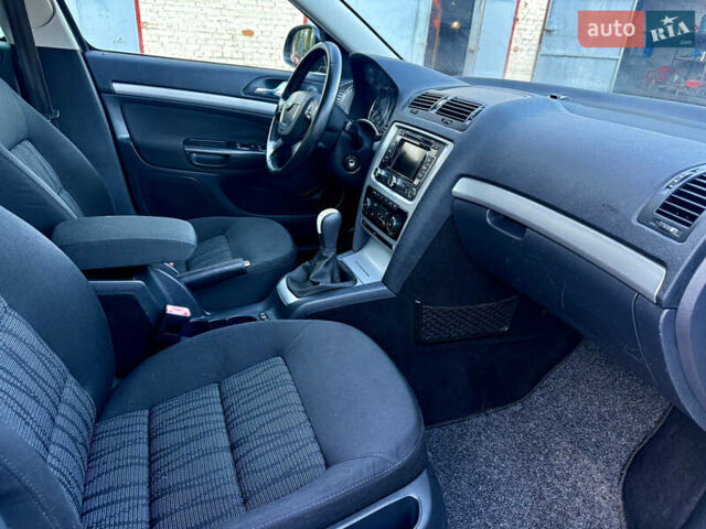 Черный Шкода Октавия, объемом двигателя 1.4 л и пробегом 176 тыс. км за 5999 $, фото 22 на Automoto.ua