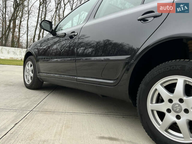 Черный Шкода Октавия, объемом двигателя 2 л и пробегом 229 тыс. км за 11650 $, фото 36 на Automoto.ua