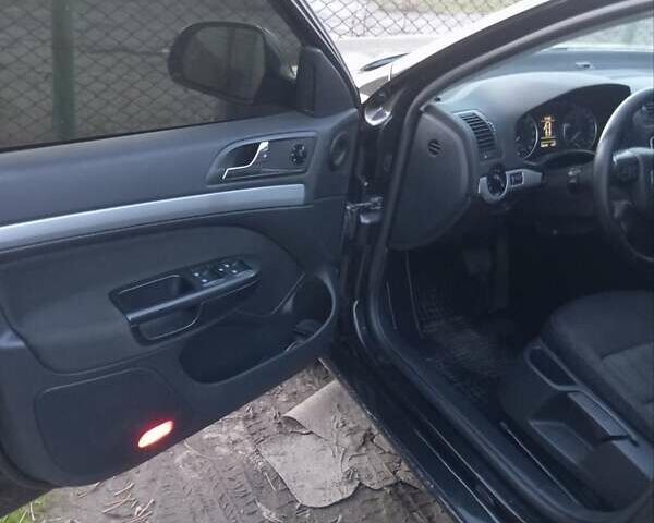 Черный Шкода Октавия, объемом двигателя 1.6 л и пробегом 340 тыс. км за 7300 $, фото 13 на Automoto.ua