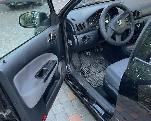 Черный Шкода Октавия, объемом двигателя 1.6 л и пробегом 198 тыс. км за 6700 $, фото 6 на Automoto.ua