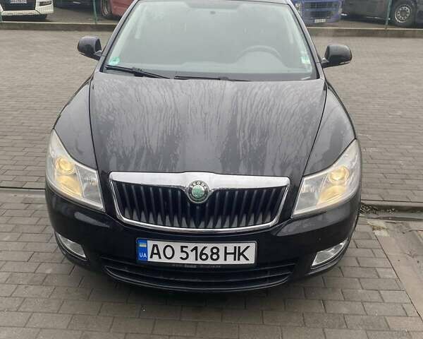 Черный Шкода Октавия, объемом двигателя 1.8 л и пробегом 200 тыс. км за 6500 $, фото 1 на Automoto.ua