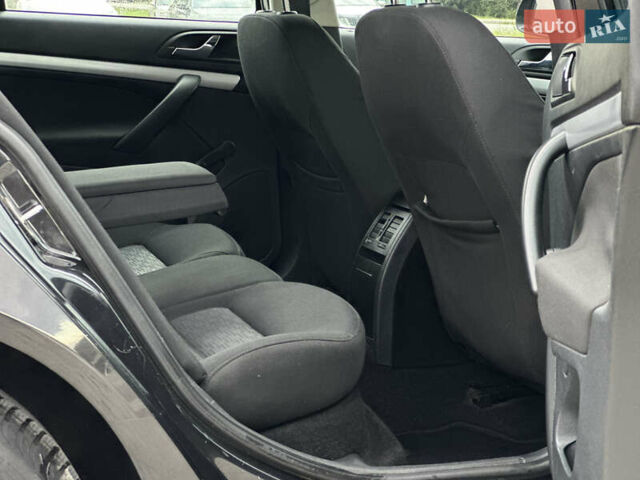 Черный Шкода Октавия, объемом двигателя 1.6 л и пробегом 202 тыс. км за 7650 $, фото 63 на Automoto.ua