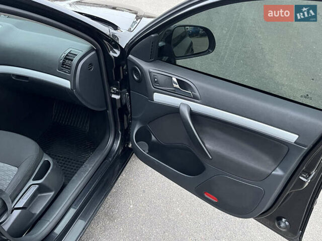 Чорний Шкода Октавія, об'ємом двигуна 1.4 л та пробігом 233 тис. км за 7200 $, фото 24 на Automoto.ua