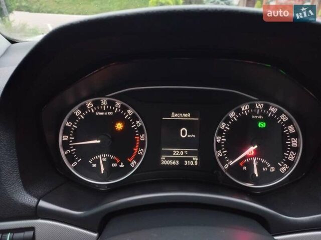 Чорний Шкода Октавія, об'ємом двигуна 1.6 л та пробігом 303 тис. км за 8200 $, фото 1 на Automoto.ua