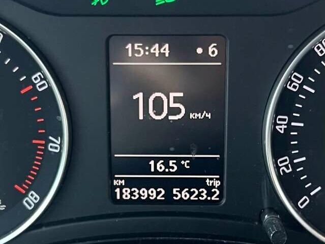Черный Шкода Октавия, объемом двигателя 1.4 л и пробегом 183 тыс. км за 8000 $, фото 4 на Automoto.ua