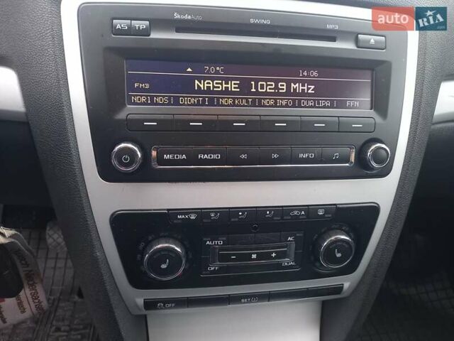 Черный Шкода Октавия, объемом двигателя 1.2 л и пробегом 186 тыс. км за 5950 $, фото 26 на Automoto.ua