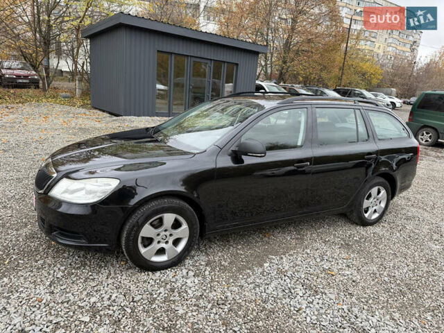 Черный Шкода Октавия, объемом двигателя 0 л и пробегом 167 тыс. км за 8100 $, фото 3 на Automoto.ua