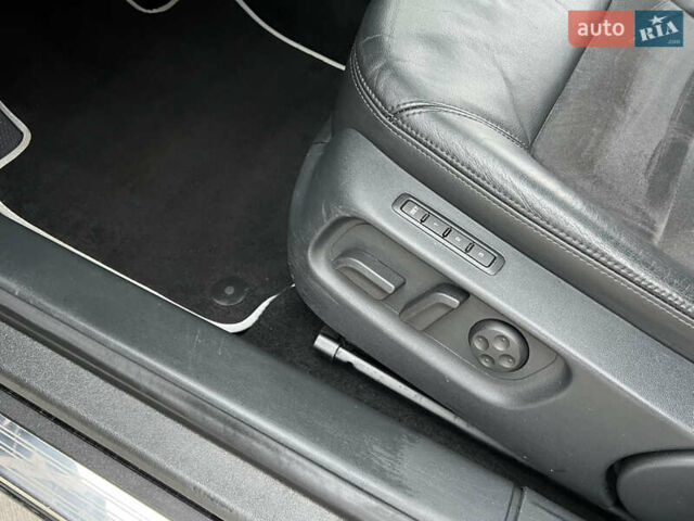 Черный Шкода Октавия, объемом двигателя 2 л и пробегом 229 тыс. км за 11650 $, фото 58 на Automoto.ua